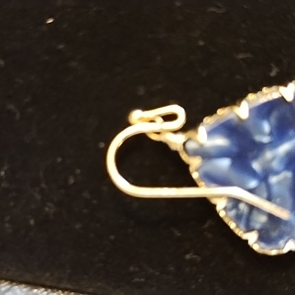 DRESS BARN NICKEL-FREE BLUE DROP 1" EARRINGS - Picture 4 of 4